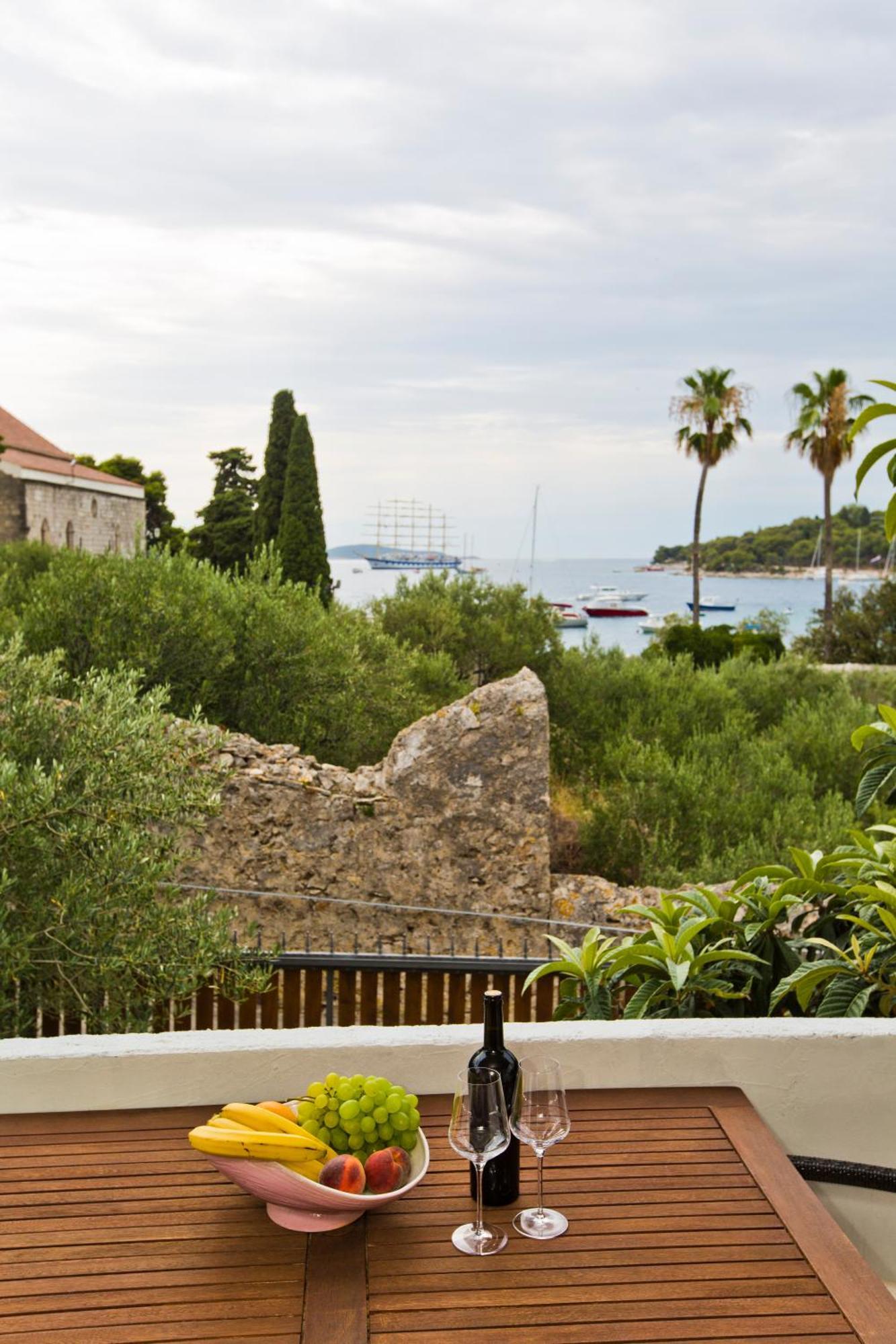 Apartments Grgo Đảo Hvar Ngoại thất bức ảnh