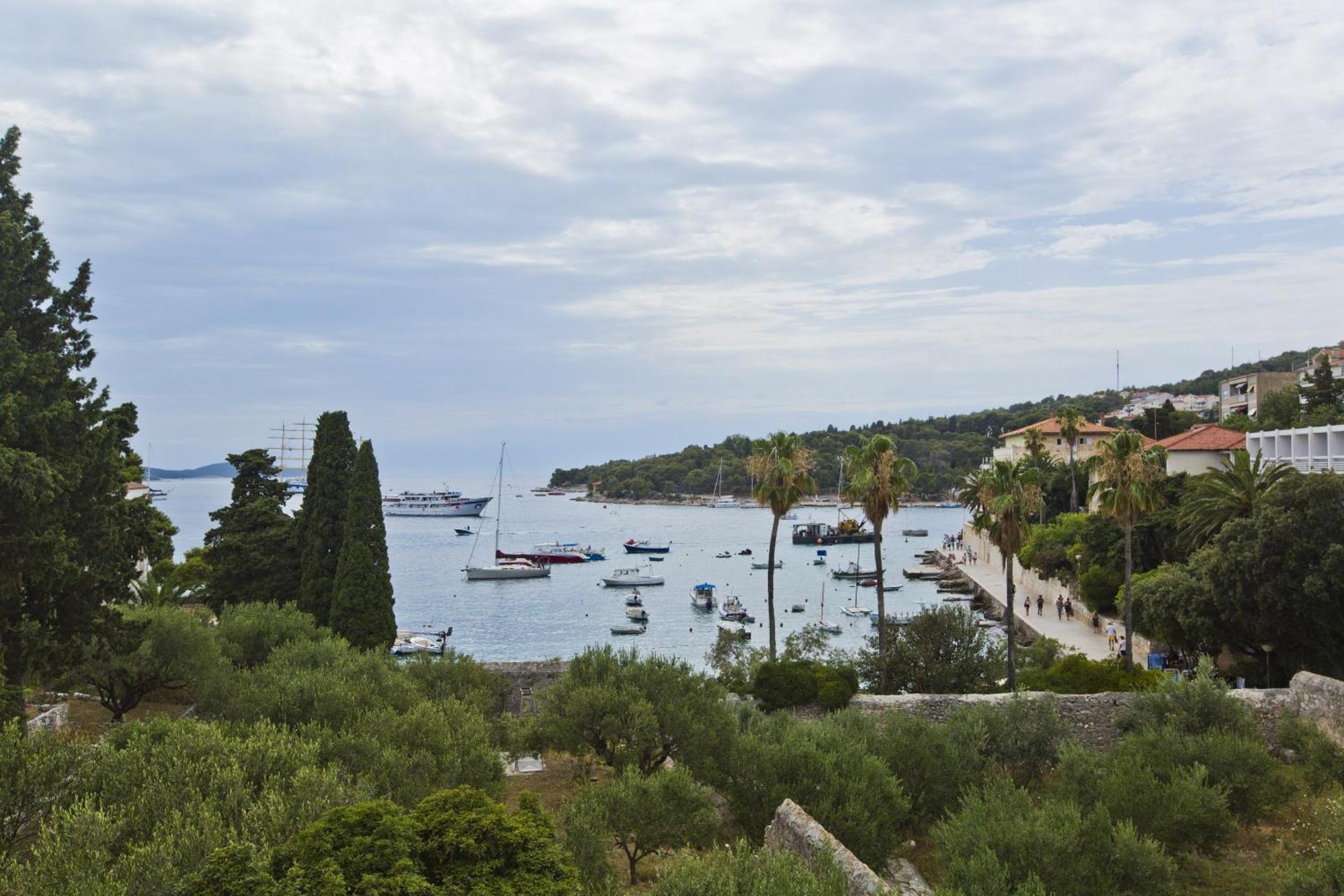 Apartments Grgo Đảo Hvar Ngoại thất bức ảnh