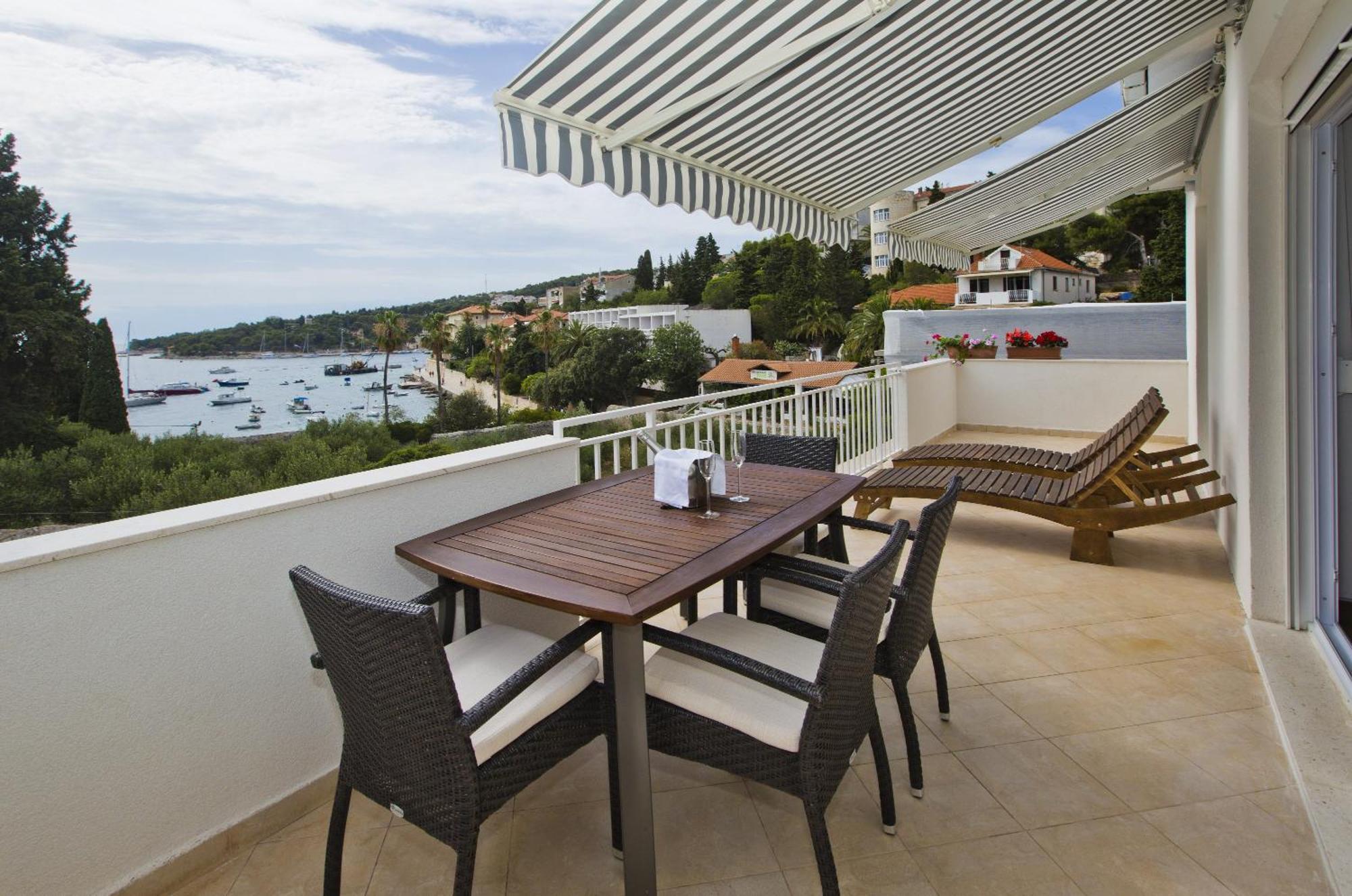 Apartments Grgo Đảo Hvar Ngoại thất bức ảnh